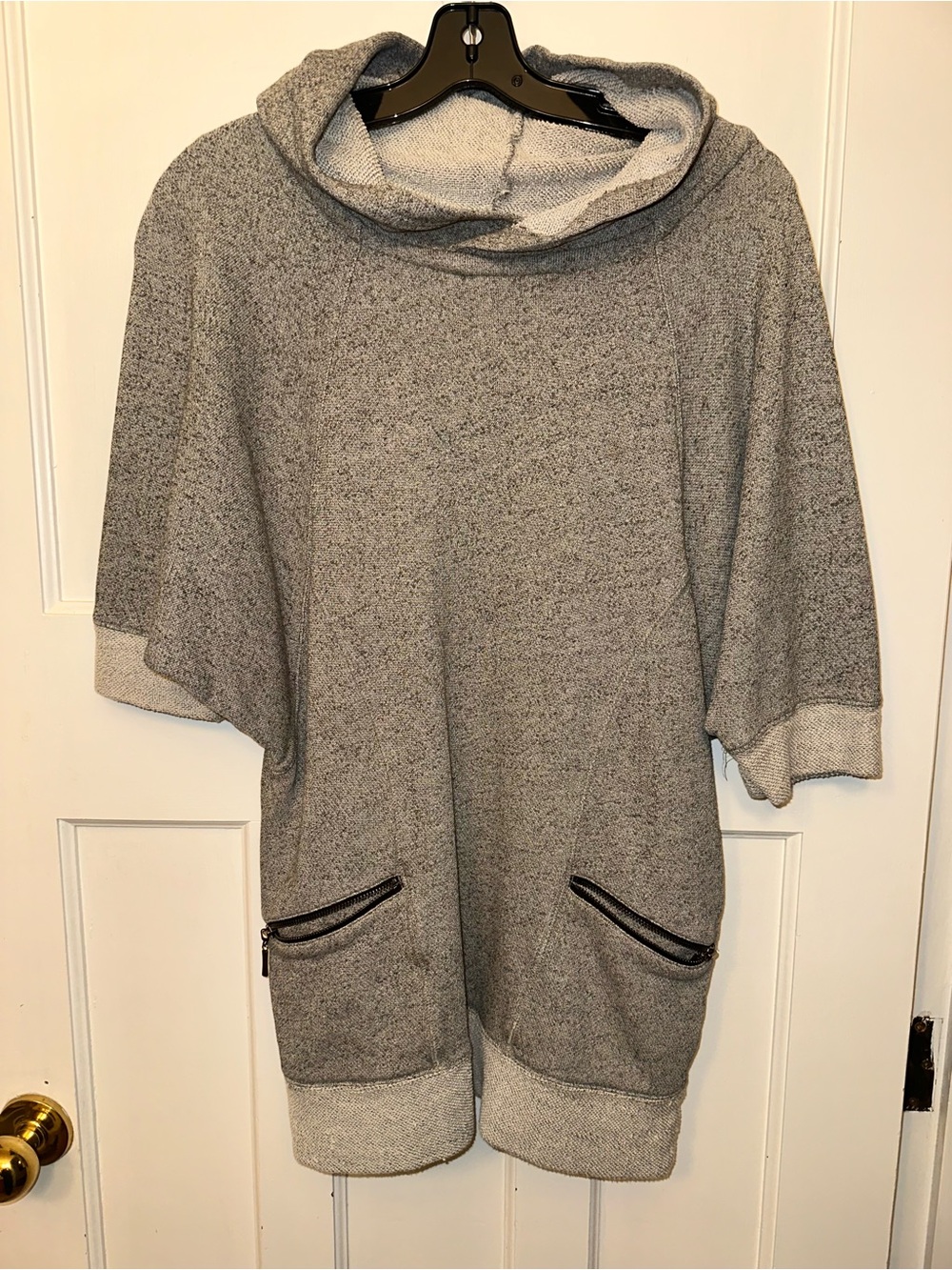 ⭐️ Moda International Sm Heather Gray Hooded Swatshirt with Zip Pockets